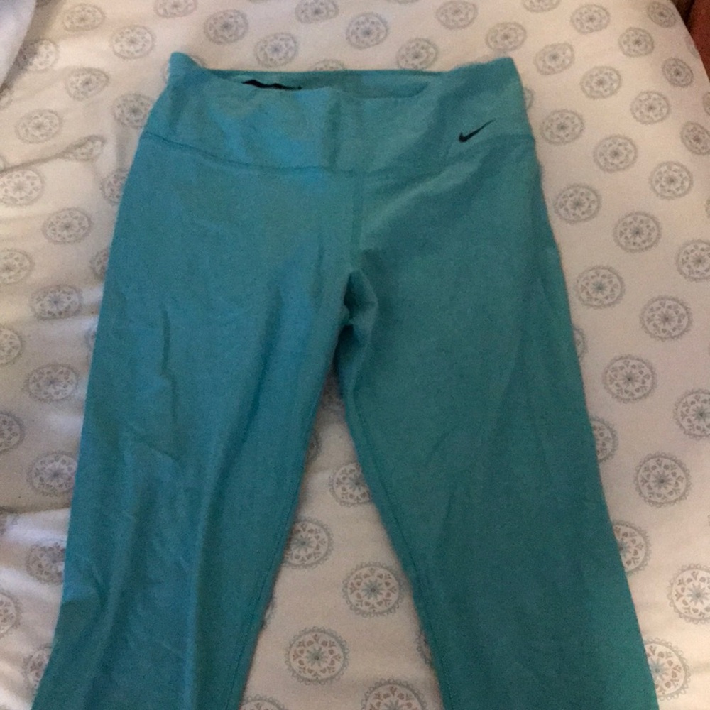 Nike Mint green crop leggings